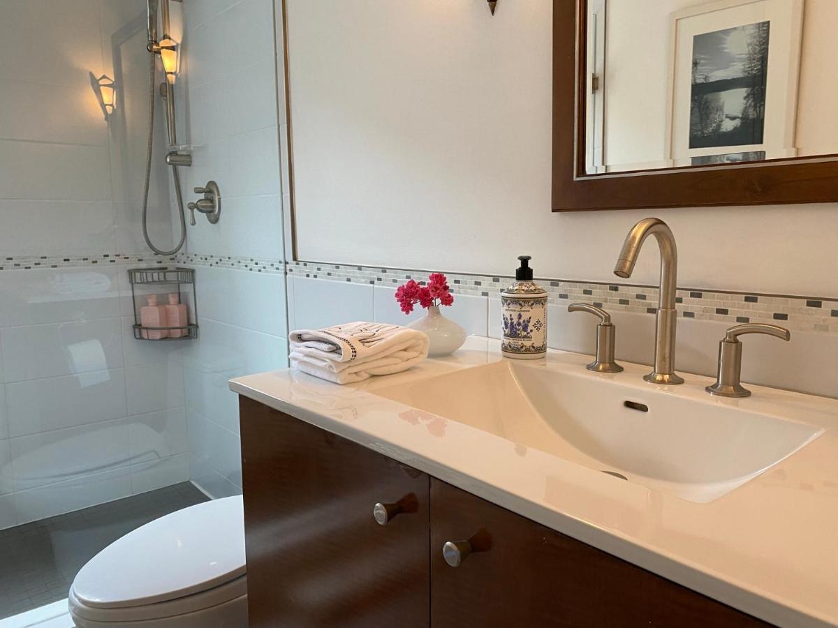 Superb Beach Home:Heated Pool-Hot Tub Open 365Days Toronto Zewnętrze zdjęcie